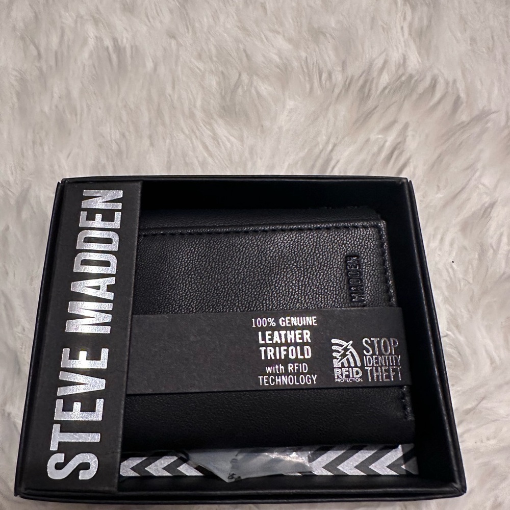 Steve Madden Black Leather RFID Wallet